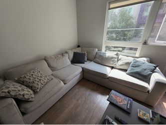 Sectional Couch Beige Gray with pull out bed