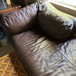 Leather Chase/sofa