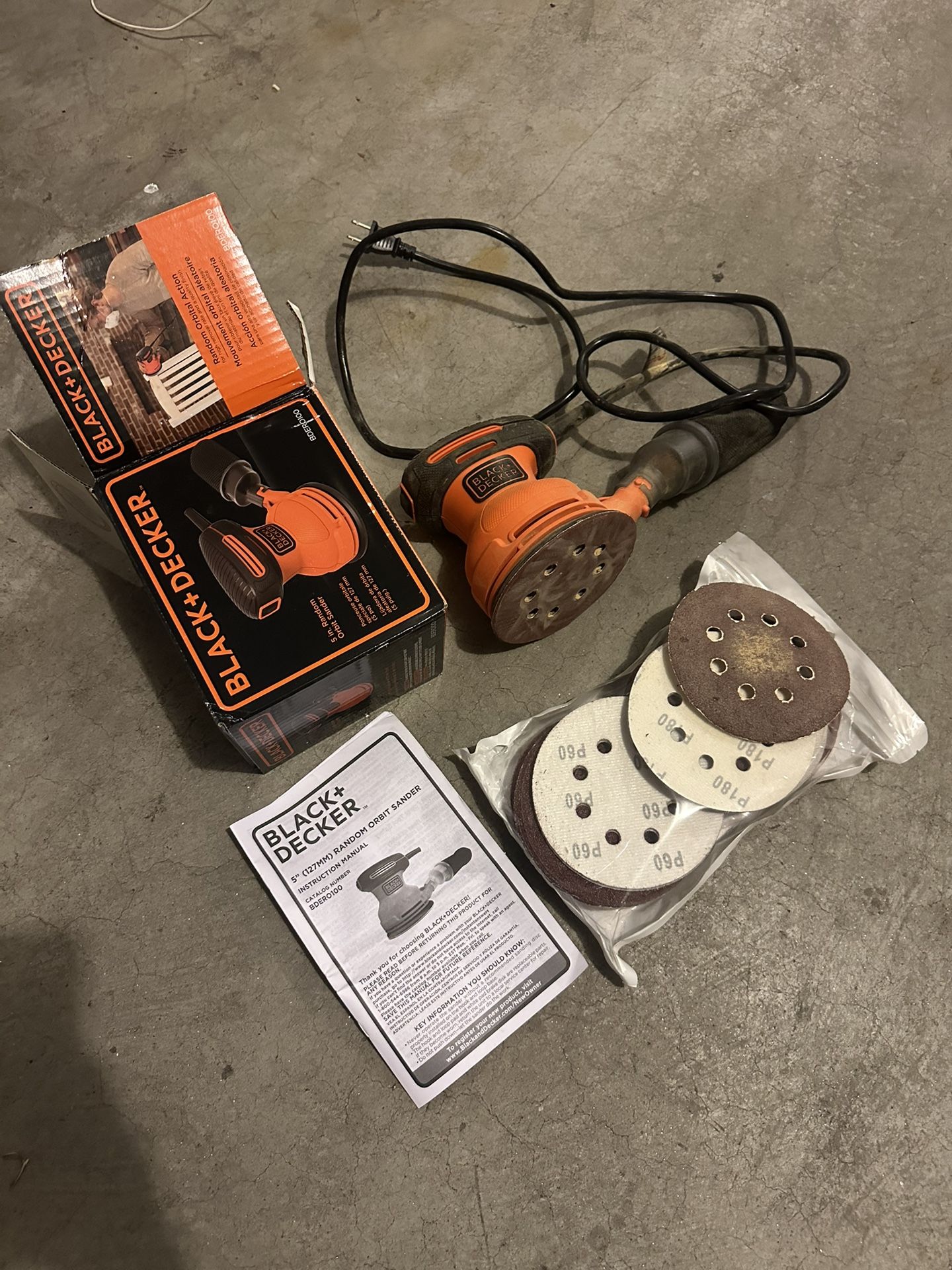 Black & Decker 5” Random Orbit Sander With Assorted Sanding Discs