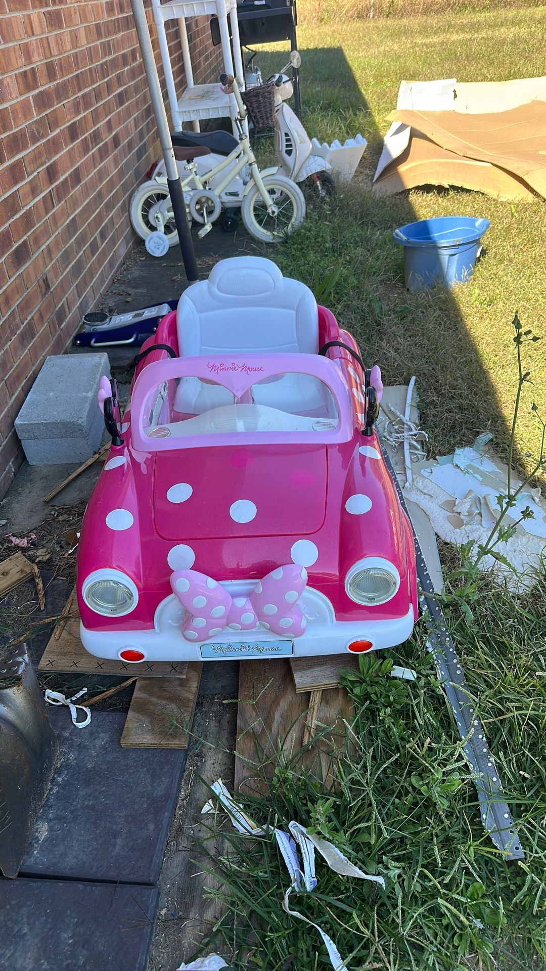 Minnie Car Battery Operated