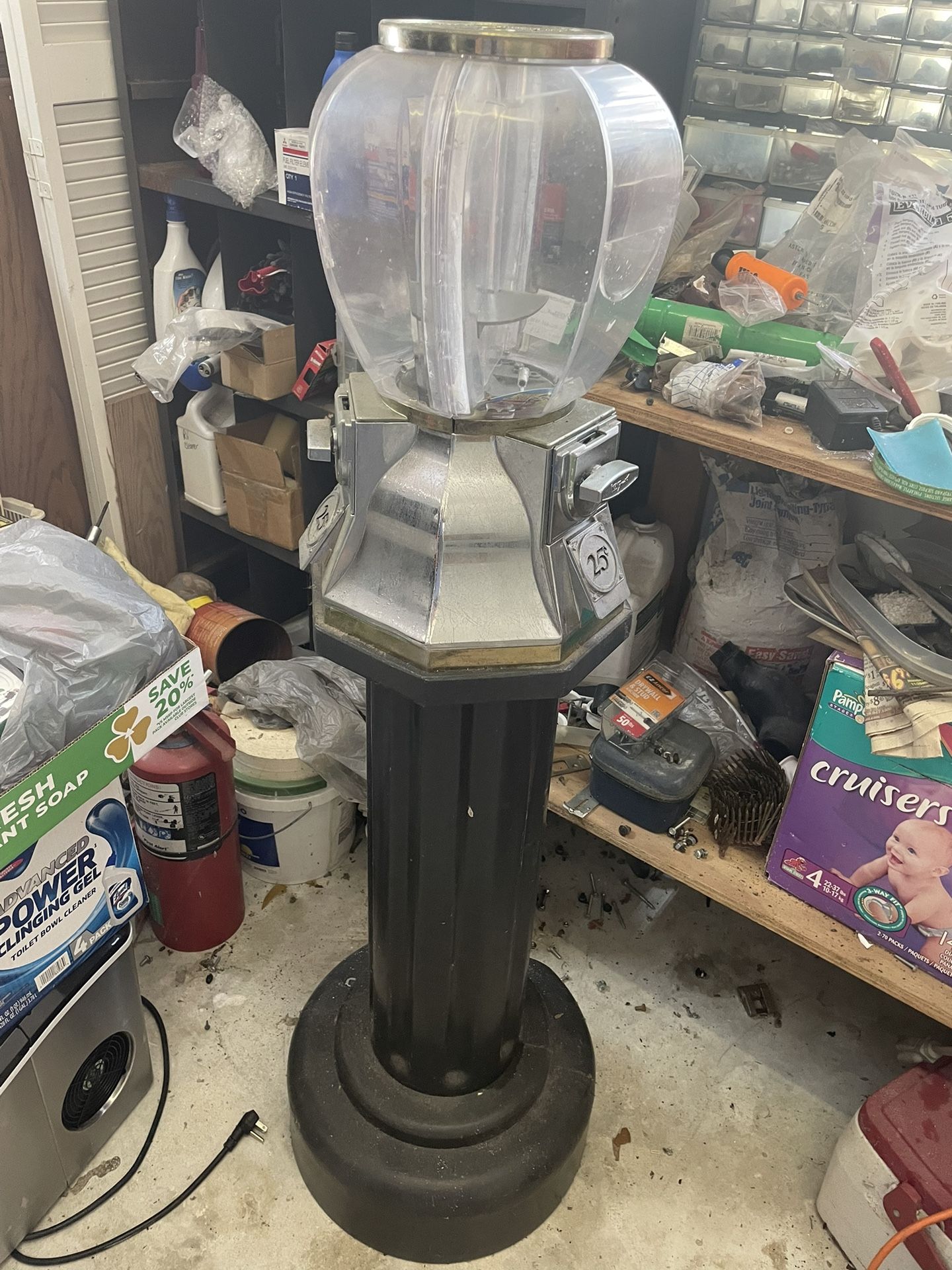 Old Fashion Style Gum ball / Candy Machine