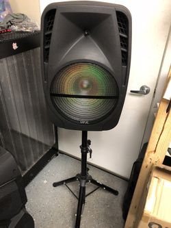 Bocina 15” Recargable with tripod included // 15” Portable Bluetooth speaker w/tripod included