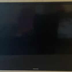 Samsung 40”tv With Wall Mount 