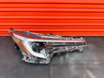 2023 -2024 -2025 Toyota Corolla Headlight right passenger Full LED OEM