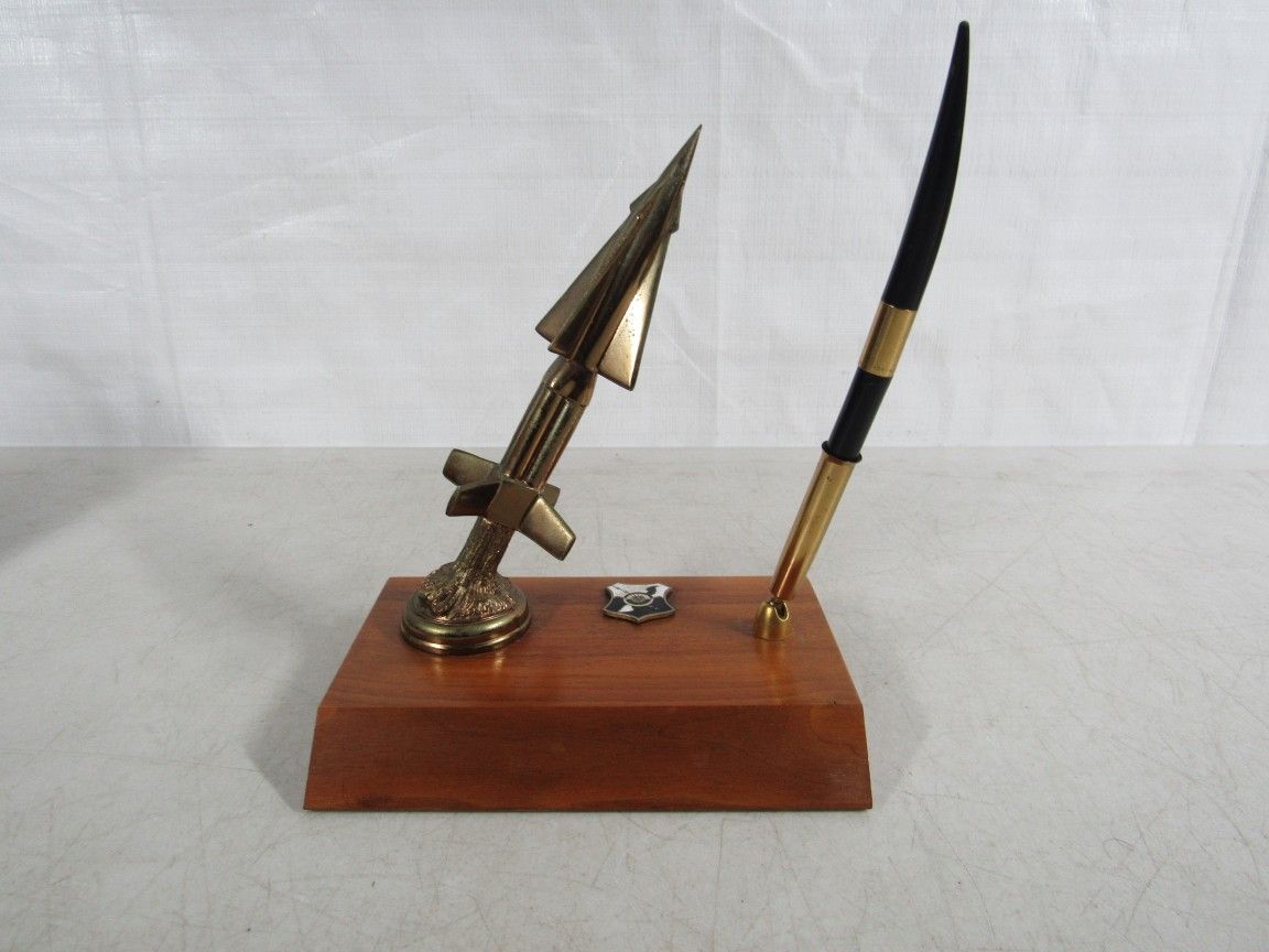 US Army 61st Air Defense Artillery Regiment Vintage Desk Pen Holder