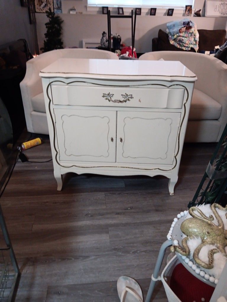 Vintage French Provincial Dresser By La Coquette By Morris