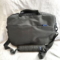 INCASE BRIEF LAPTOP GREY CASE BLUE FELT INSIDE