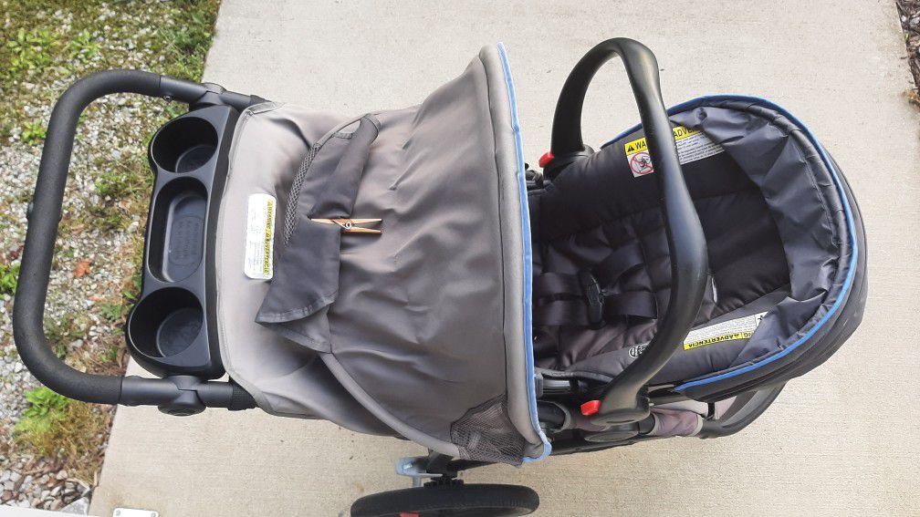 Graco Stroller Car Seat and Base 4 Piece combo