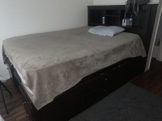 QUEEN MATTRESS AND HEADBOARD ON SALE