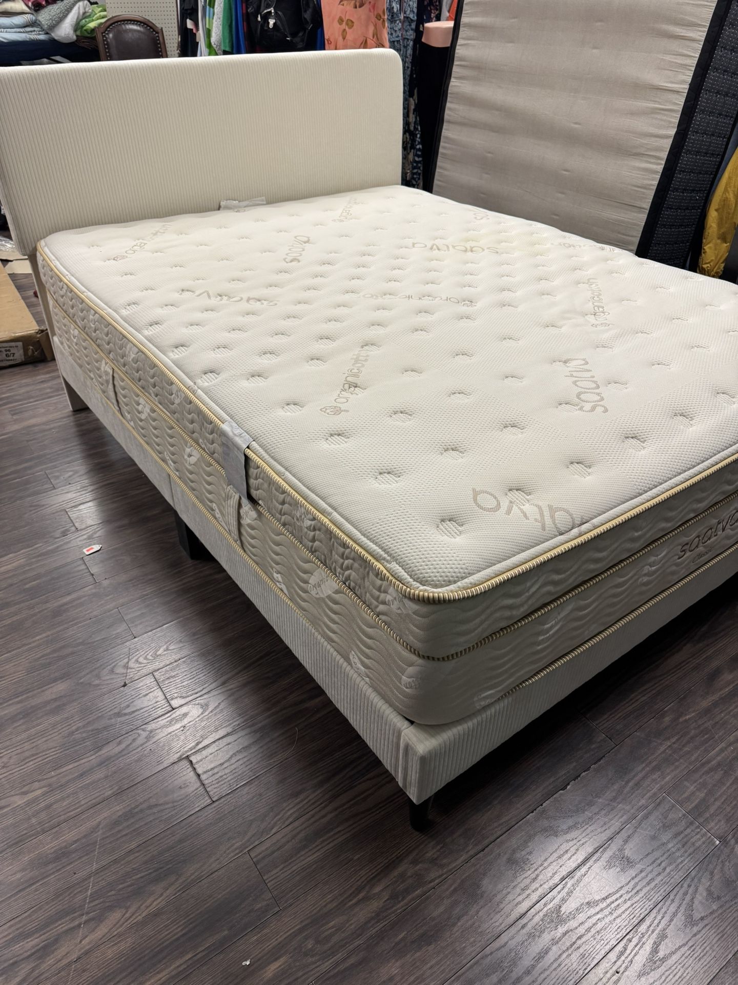 Beige Queen Bed/Queen Matrimonial