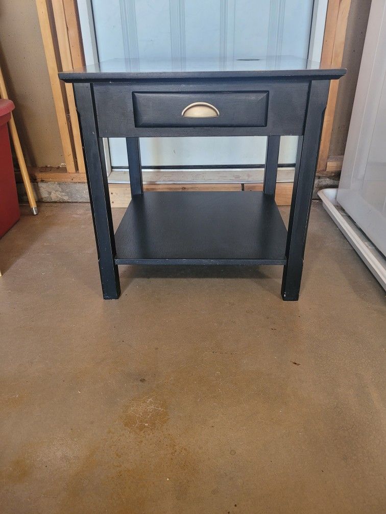 Wood End Table With Drawer