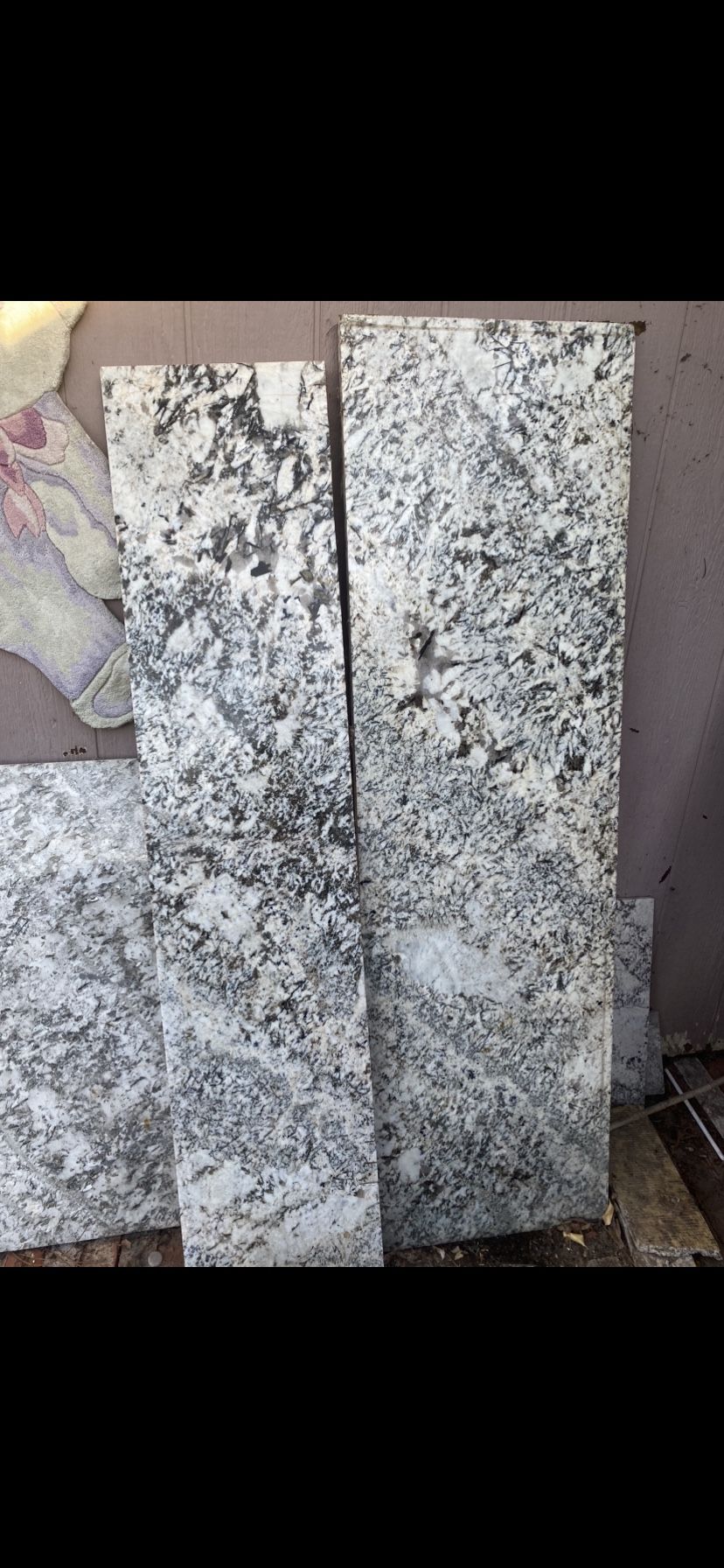 Tres Piesas De Granito