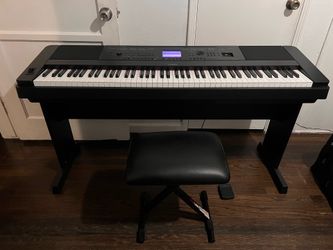 Yamaha DGX-660 used great condition