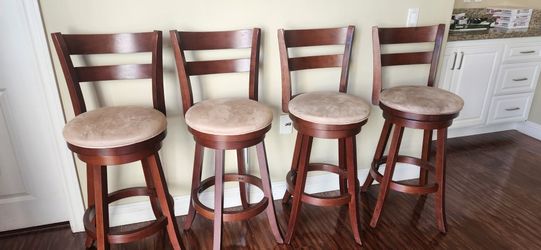 4 Barstools
