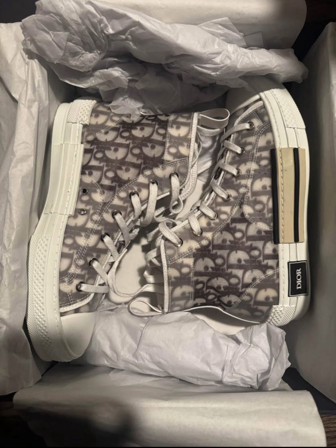Dior B23