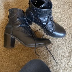Black Boots 