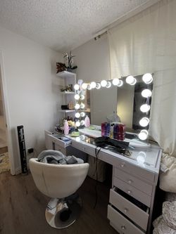 Impressions Vanity With Two Stands 