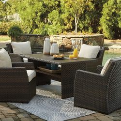 Outdoor Table and 4 Lounge Chairs Wicker