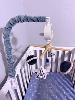 Crib mobile