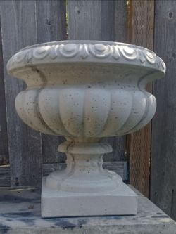 New large Concrete planters
