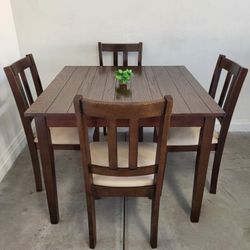 Table 4 Chairs Set -Good Condition