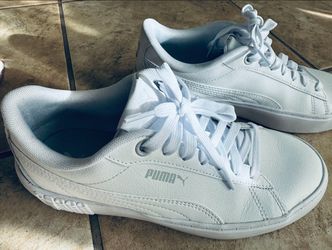Pumas soft foam- Women’s Sneakers - Size 7