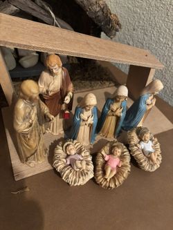 12 Piece VINTAGE Like NEW Nativity SET Manger HARD PLASTIC 1950’s