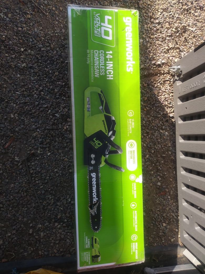 Greenworks 14" Cordless chainsaw "BRAND NEW IN BOX".