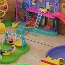 Peppa Pig Houses, Road With Car, Playgrounds and More 