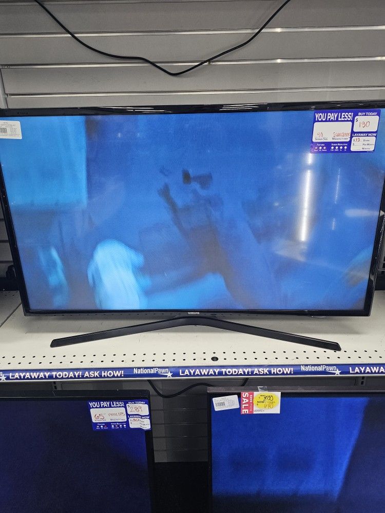 Samsung 40" Smart TV With Remote. ASK FOR RYAN. #4(contact info removed)006-01
