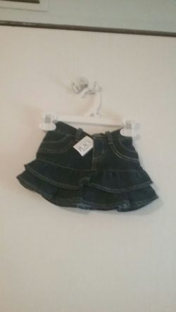 Skirt & 3 to 6 months old