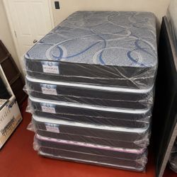 Brand New Queen Size Mattress 10” Thick – Factory Direct! Also available in Twin, Full & King. Ask about our Same-Day Delivery 🚚
