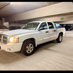 2005 Dodge Dakota 