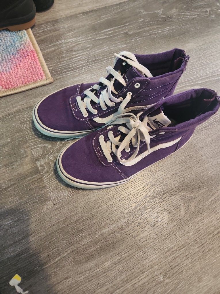 Shoes (NEED WIPE DOWN)