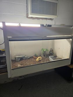 Custom 4 x 2 x 2 cage