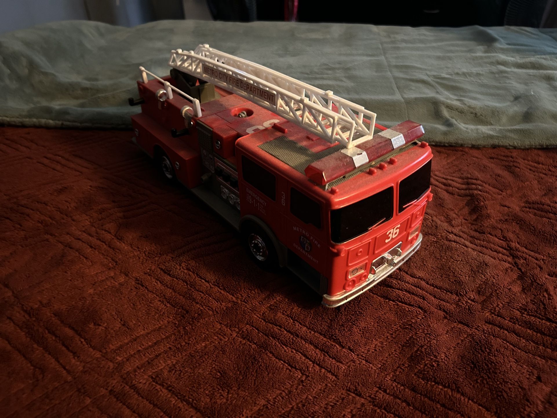Funrise 1992 Metro City Fire Department #36 Fire Truck Toy