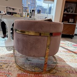 Pink velvet Accent chair