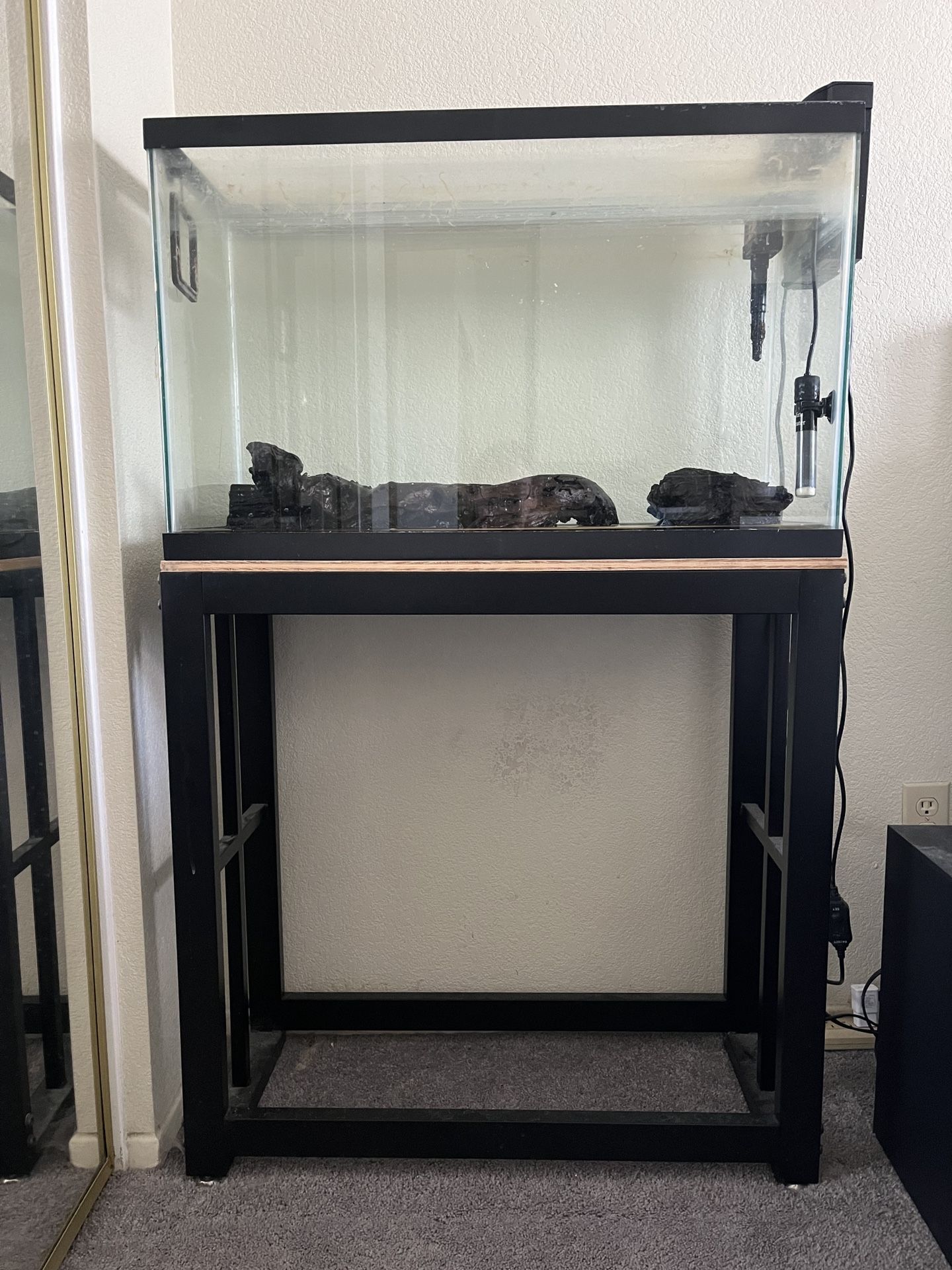 29 gallon fish tank w/ stand