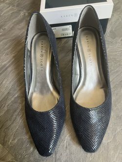 *New* Women’s Navy Dress Shoes - Size 9.5M