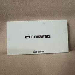 Kylie cosmetic eyeshadow Pallet