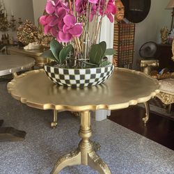 Very  Beautiful gorgeous decorative table Antique solid wood