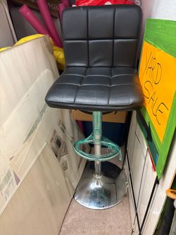 2 leather barstools
