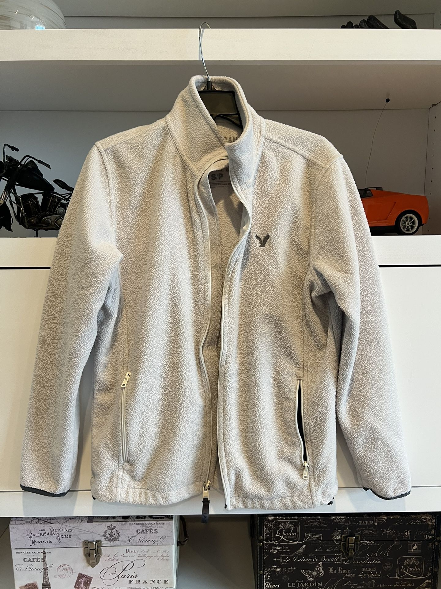 American Eagle Unisex Fleece Jacket – Size S – Light Gray