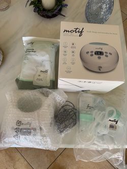 Motif luna Bundle with Milk Storage and nursing pads