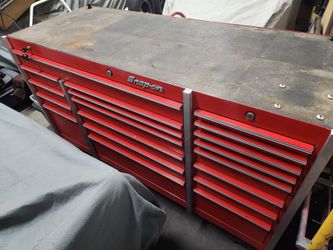 Snap on, roll away tool box.Model.KRL- 1003