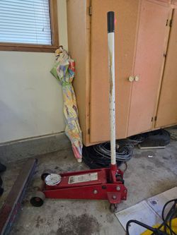 Hydraulic Floor Jack pick up today