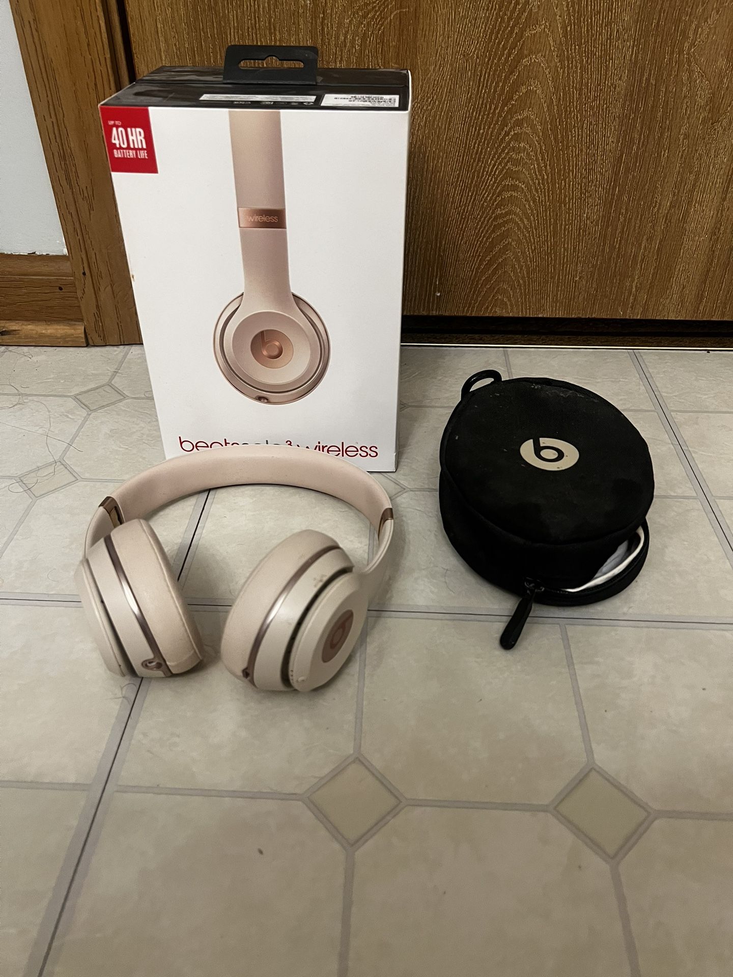 Beats Solo3  Wireless - Matte Gold ( Trying To Get Rid Of Immediately)