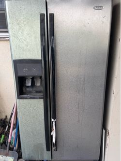 Whirlpool full size refrigerator and freezer