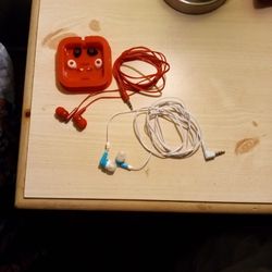 2 Headphones