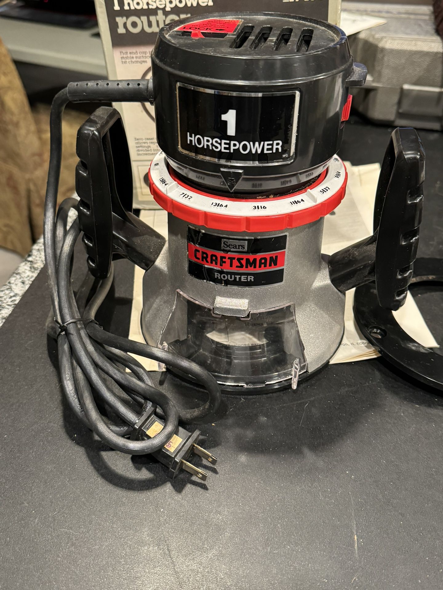CRAFTSMAN (1) 25,000RPM 6.5A 1HP Router Woodworking. Good condition, complete with wrench, instructions, & 2 base plates. Tested & working.